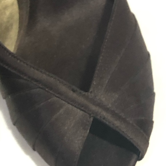 ( SOLD ) NINA BROWN SATIN DRESS SHOES. EUC - Picture 5 of 7